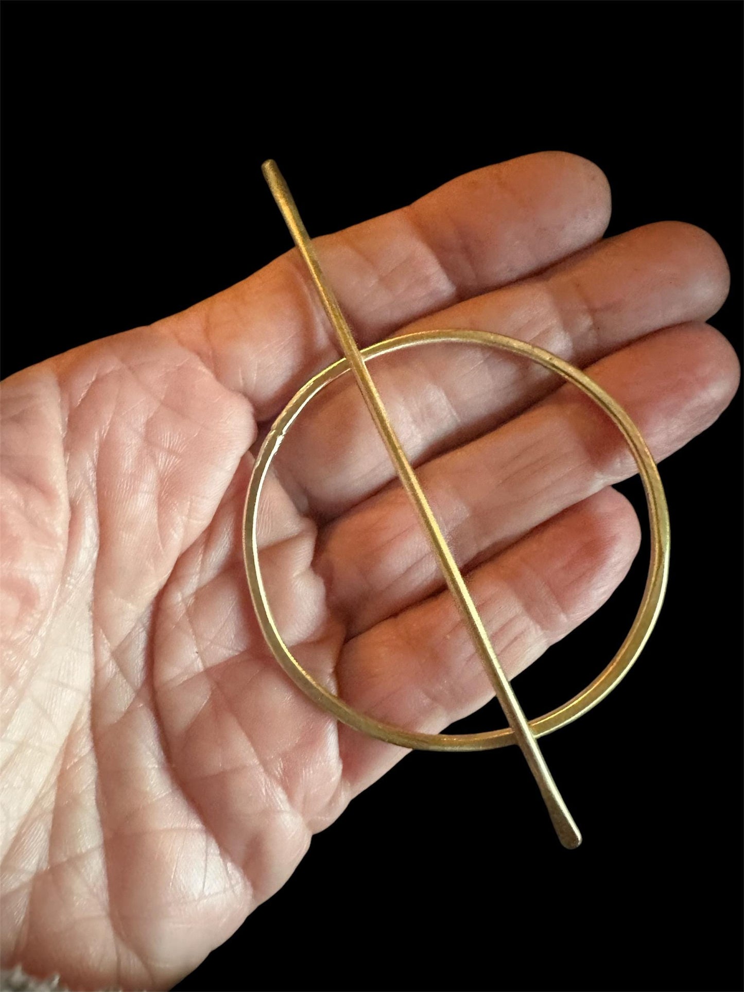Round barrette,Minimalist hair pin, brass hair clip, hair slide, hair clip, minimal hair clip, open circle hair jewelry, gold hair slide