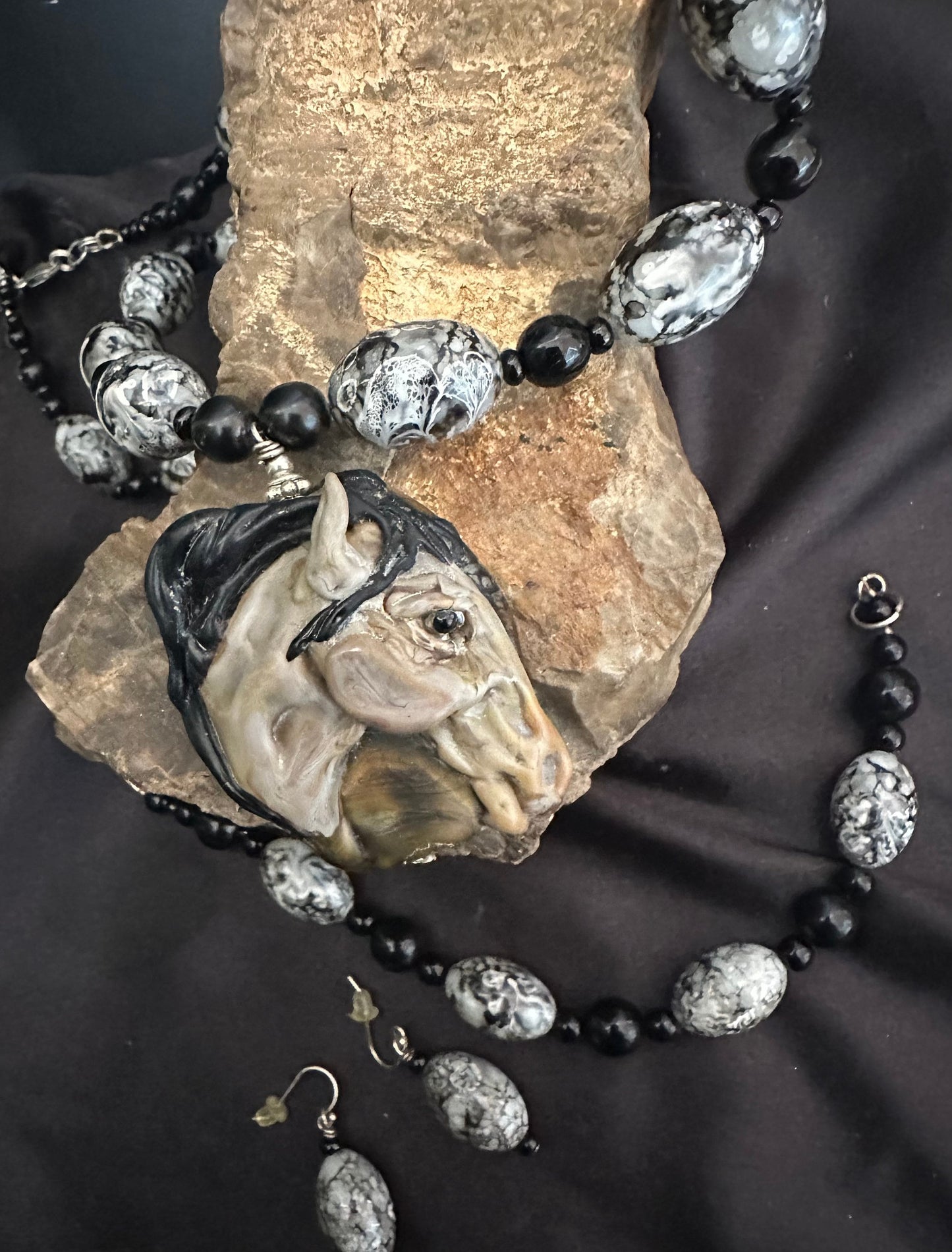 Gray horse sculpture artisan necklace set, horse , horse jewelry, pony, mustang, wild horses