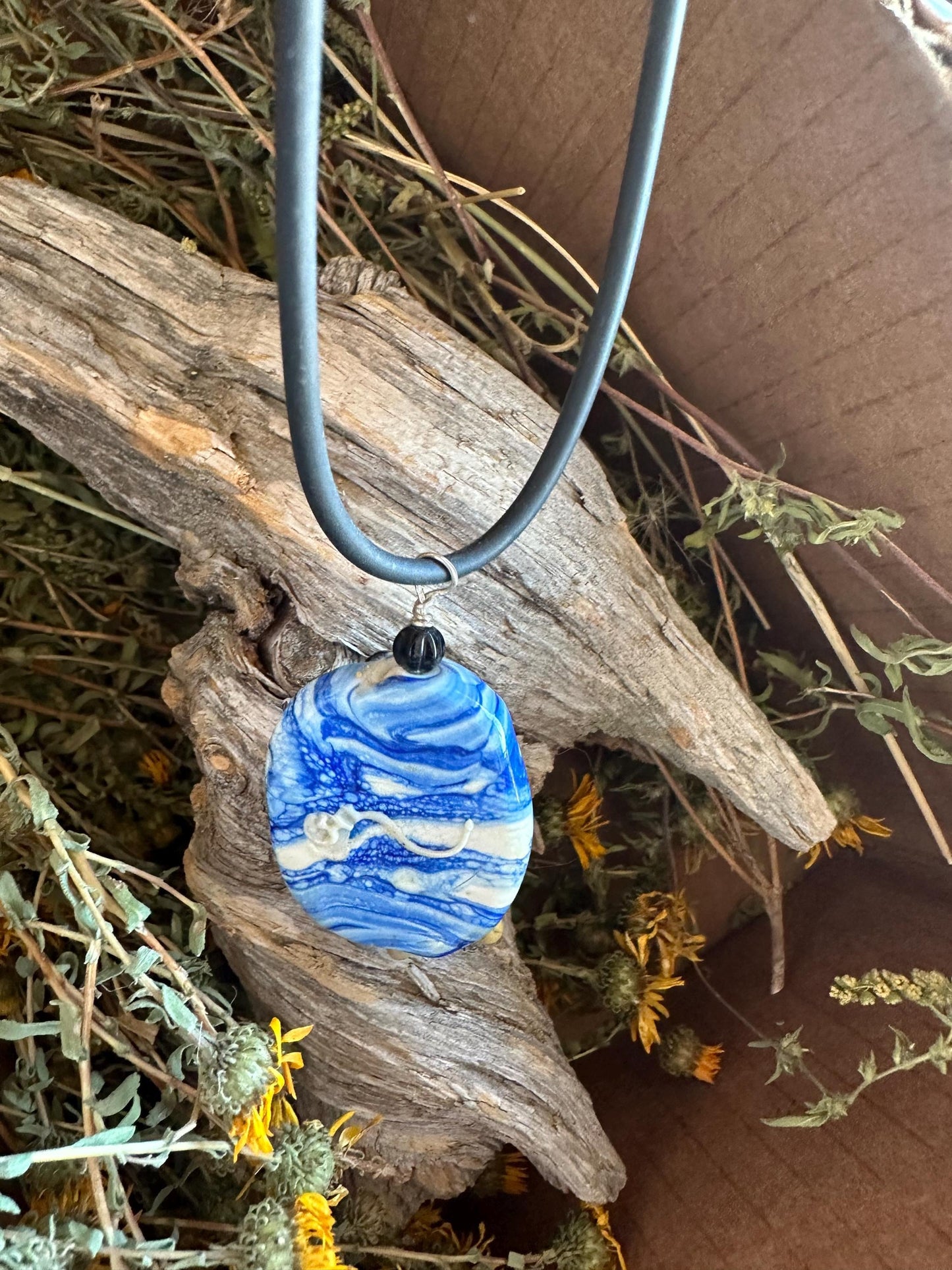 Wolf pendant in glass, wolf necklace