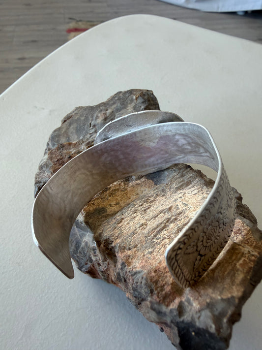 Blue Kingman Turquoise Sterling Silver Cuff – Hand Stamped Western Floral – 6”