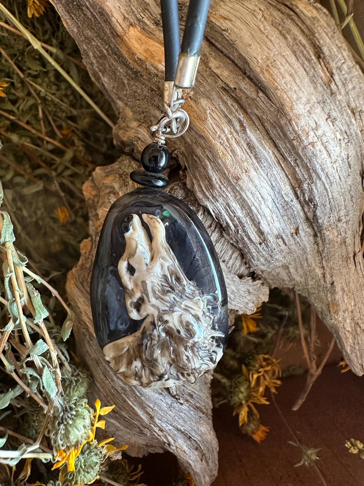 Wolf pendant in glass, wolf necklace