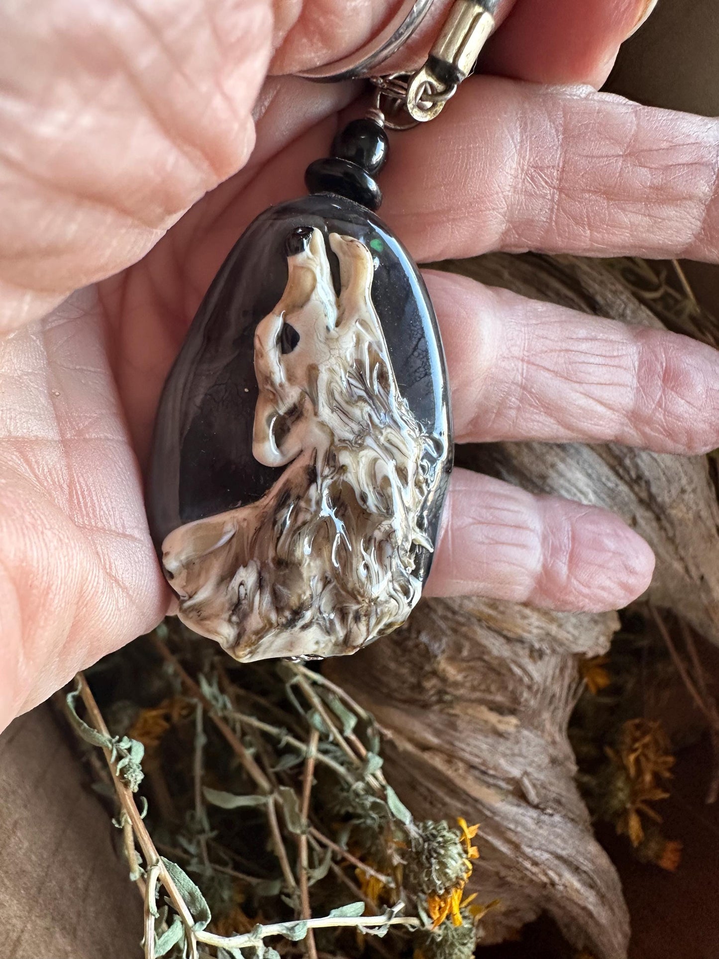 Wolf pendant in glass, wolf necklace