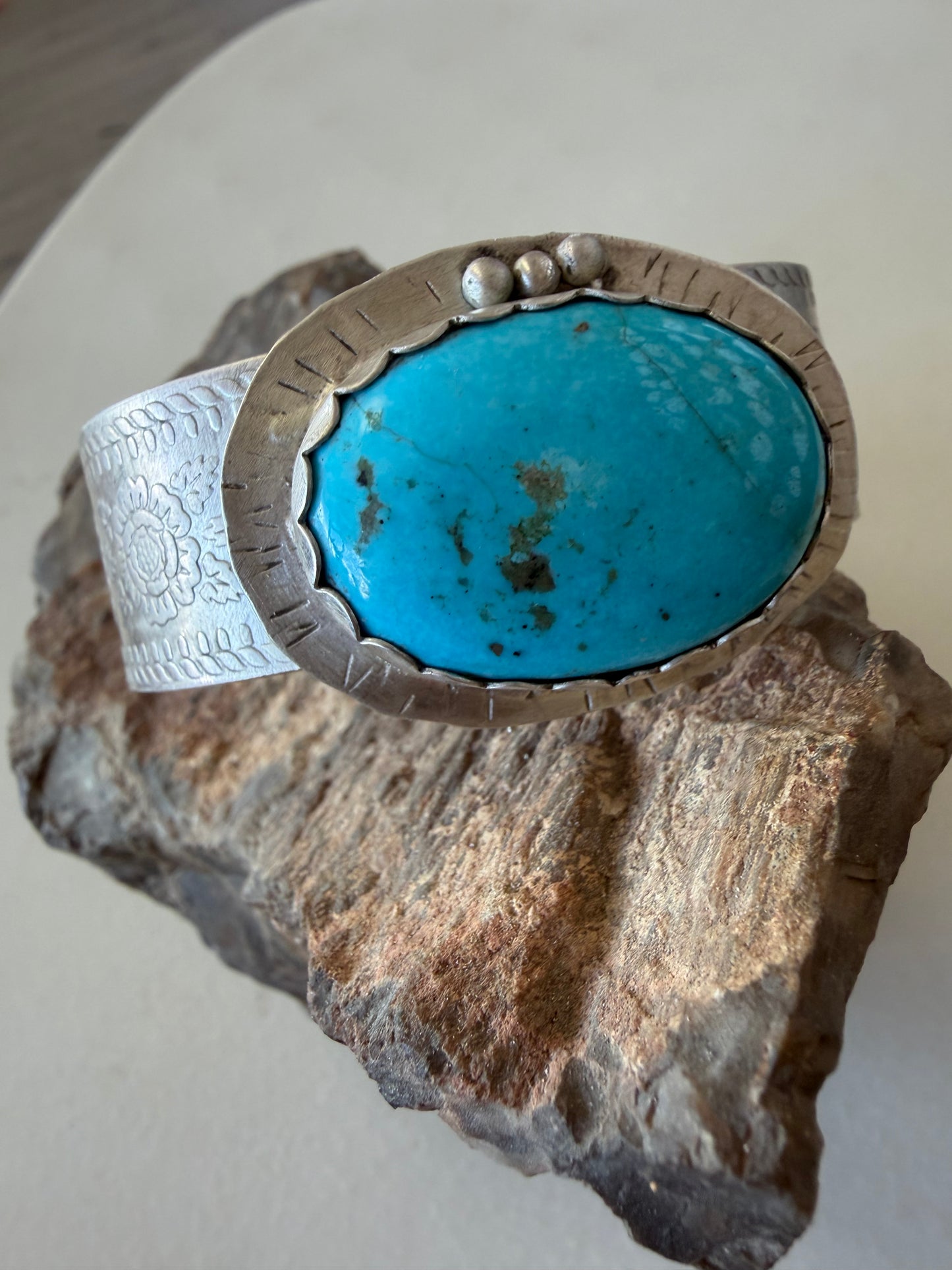 Blue Kingman Turquoise Sterling Silver Cuff – Hand Stamped Western Floral – 6”