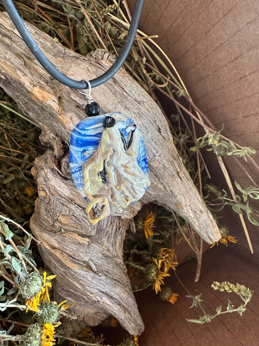 Wolf pendant in glass, wolf necklace
