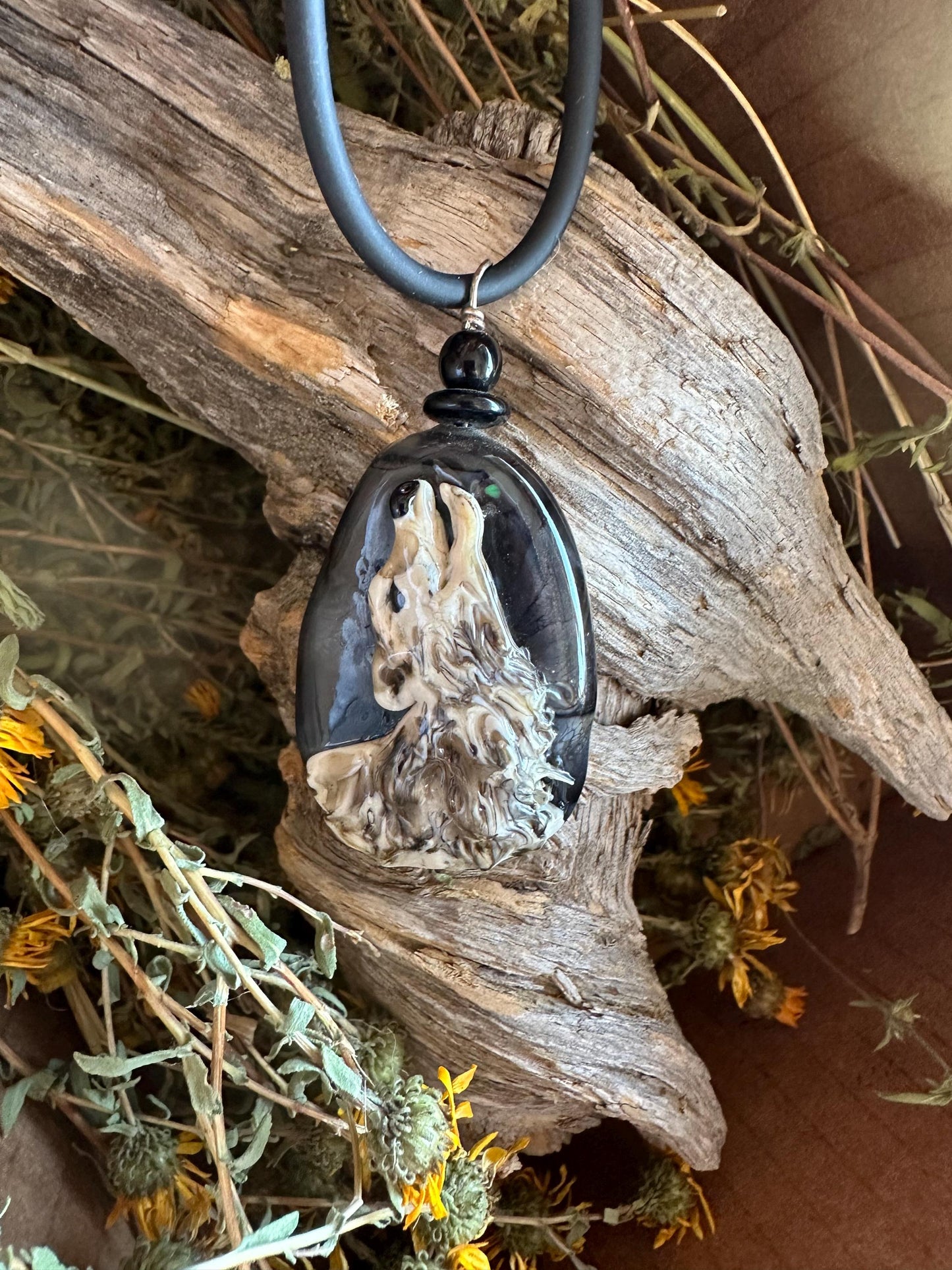 Wolf pendant in glass, wolf necklace
